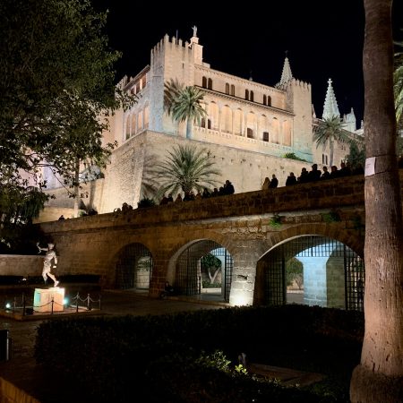 Königspalast in Palma de Mallorca bei Nacht