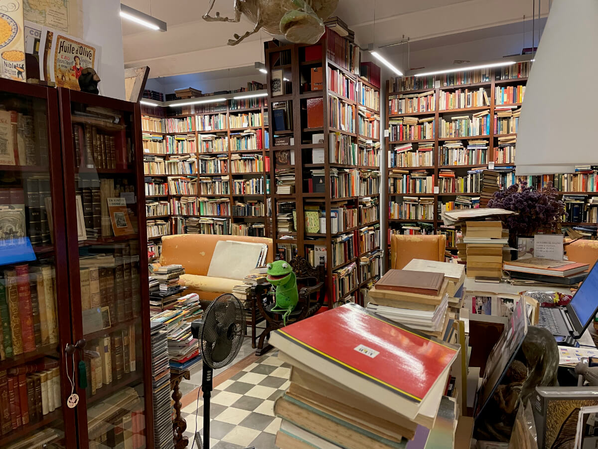 Im Laden Bazar del Libro