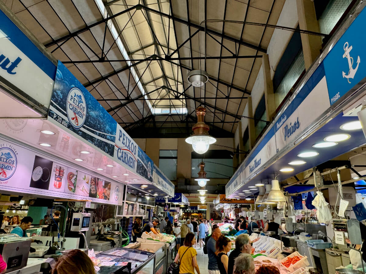 Die Fischhalle im Mercat Olivar