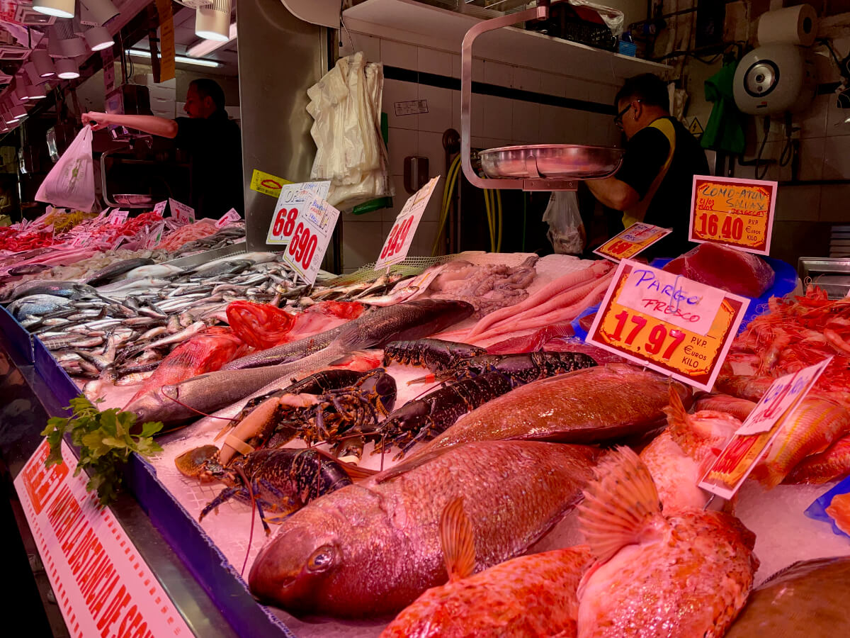 Frischer Fisch auf dem Pere Garau Markt
