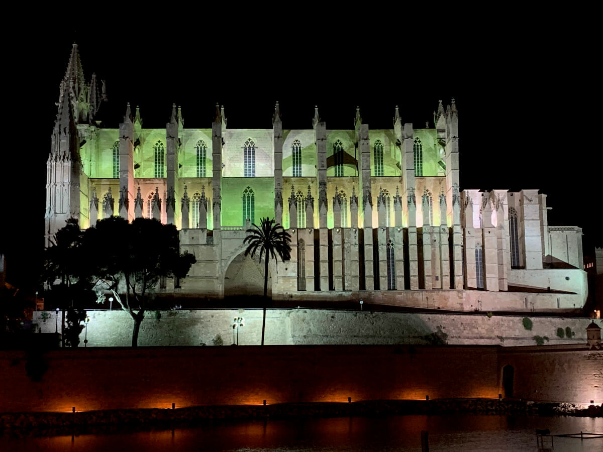 Herrliche Beleuchtung der Kathedrale