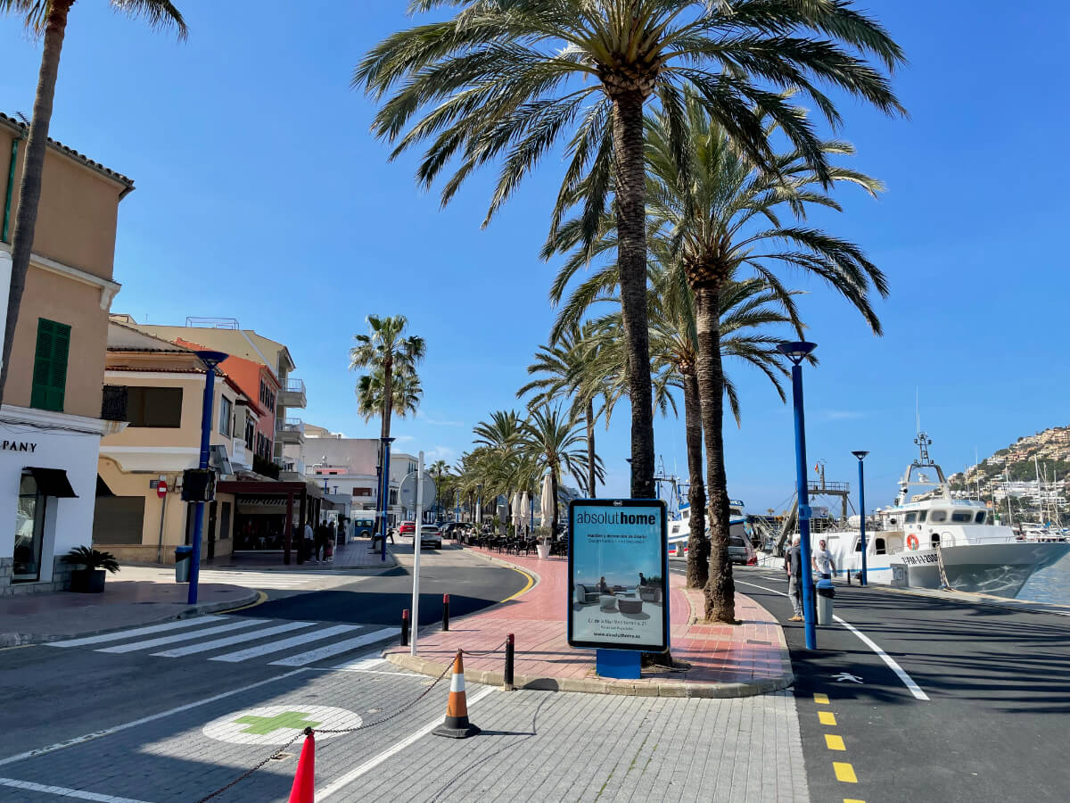 Die Promenade am Hafen von Andratx