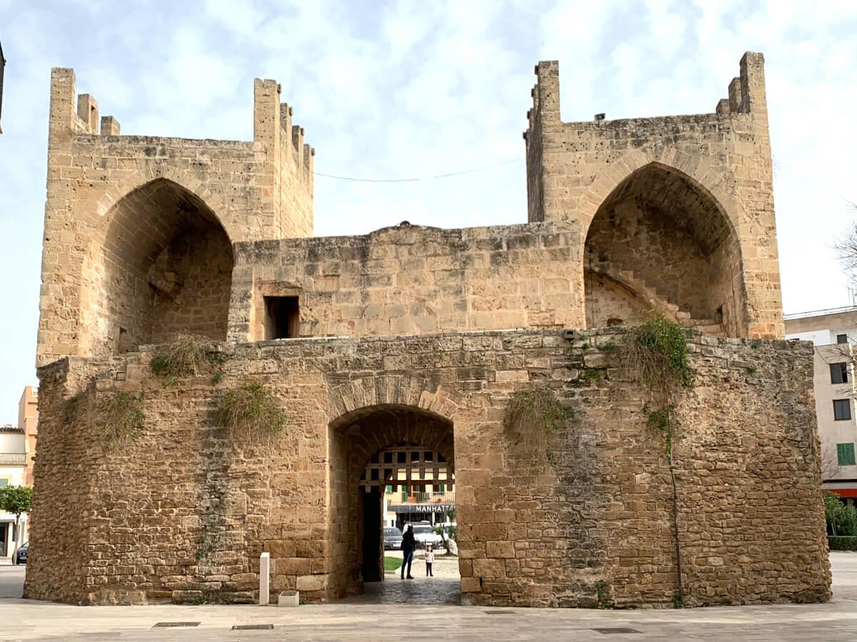 Alte Festung der Stadtmauer Alcudias
