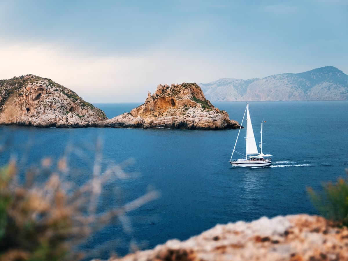 Segelbucht in einer Bucht auf Mallorca